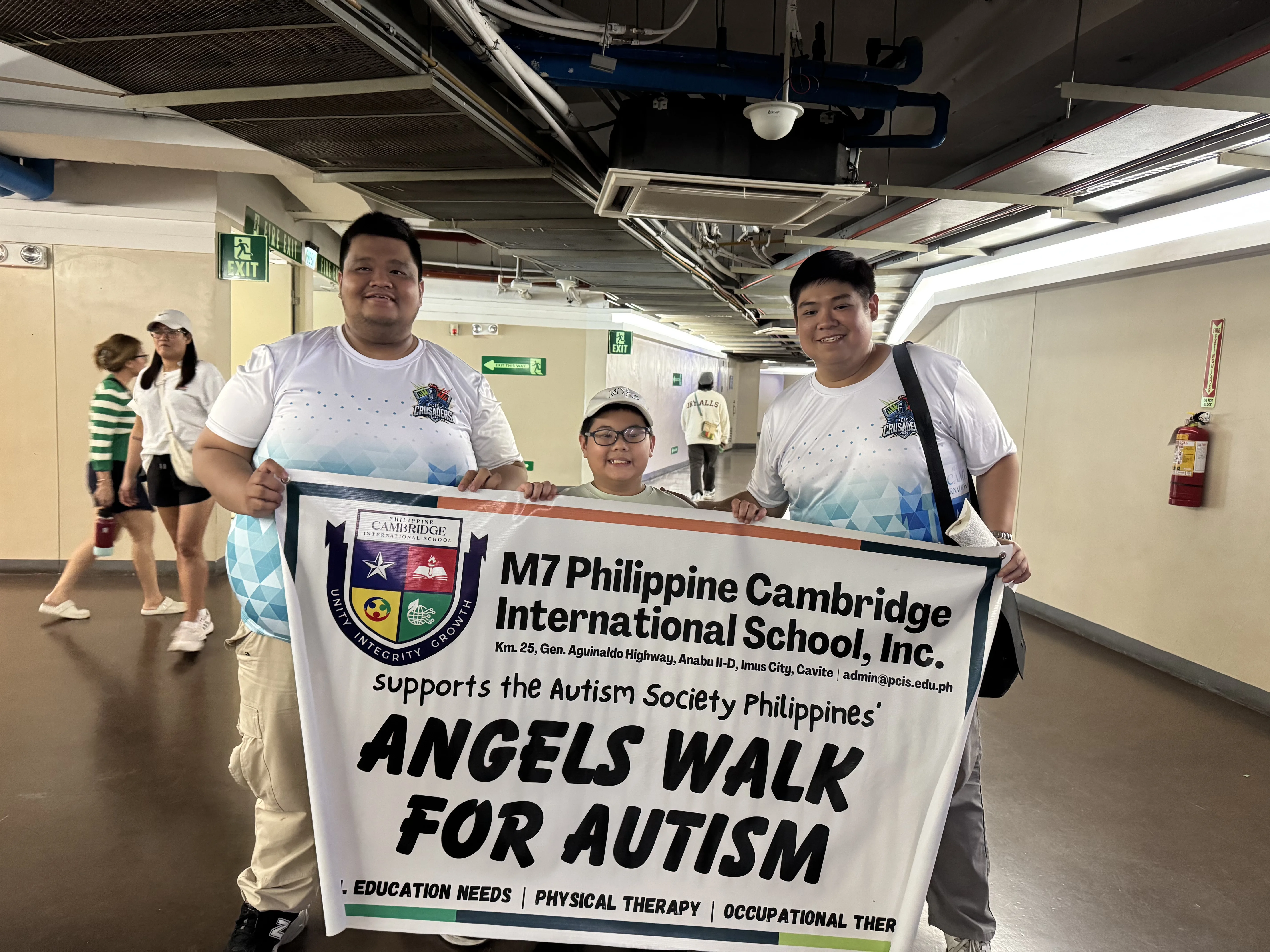 Students engaged in a science experiment at Philippine Cambridge International School (PCIS), demonstrating the school's commitment to hands-on learning and scientific inquiry.