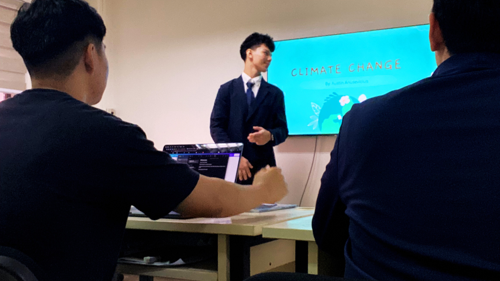 confident student communication skills developed in IB World School